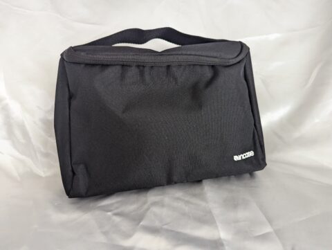 【開封レビュー】MonoMax（モノマックス）2025年6月号《特別付録》Incase [インケース] ガバッと開くスタンド式万能ケース